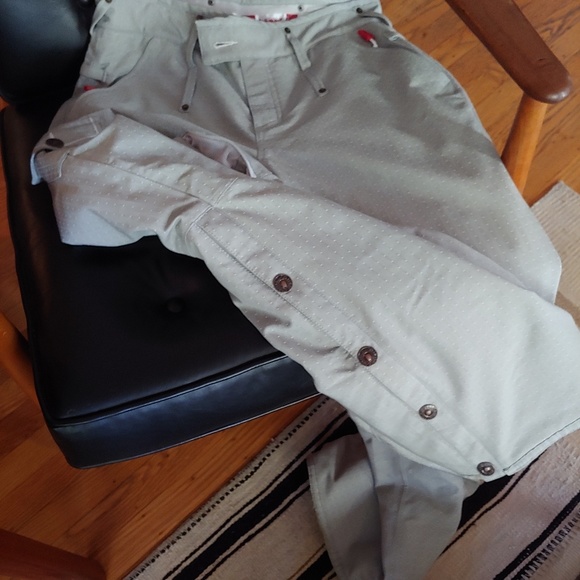 Limited Edition Levi's x 686 snowboard outfit - Picture 6 of 7